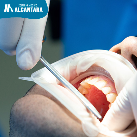 Especialistas en Ciruga Maxilofacial en Procedimiento Quirrgico